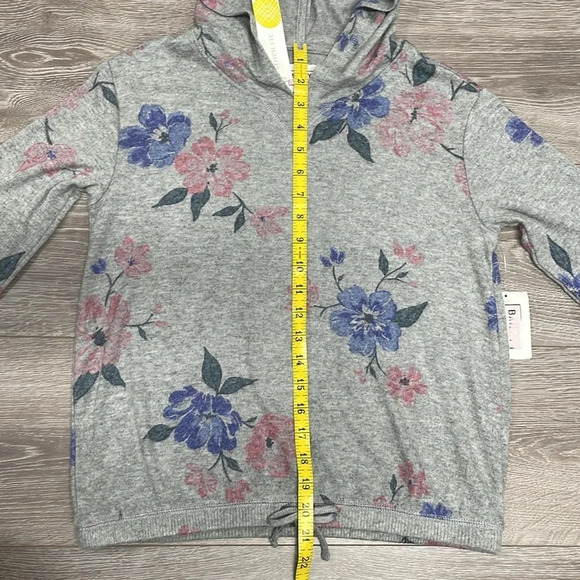 NWT Bailey Lane Crop Tie Front Brushed Pullover Light Grey Floral Hoodie L - Picture 8 of 16